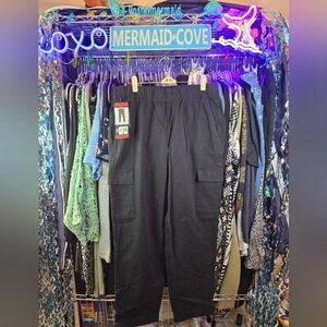 #0227 Medium NWT GAP Black Twill Cargo Pants 16.25-19.5"Waist 10.5"Rise 28.5"Ins